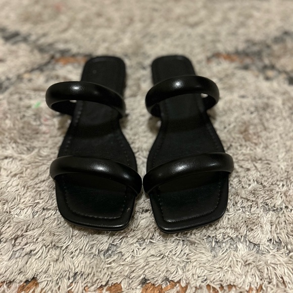 Sandals - Picture 3 of 3